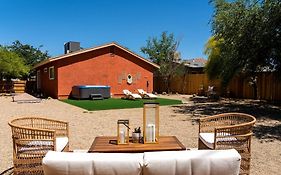 Red Rock - Desert Feel - Game Room